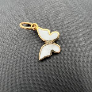 مدال پروانه مینا سفید